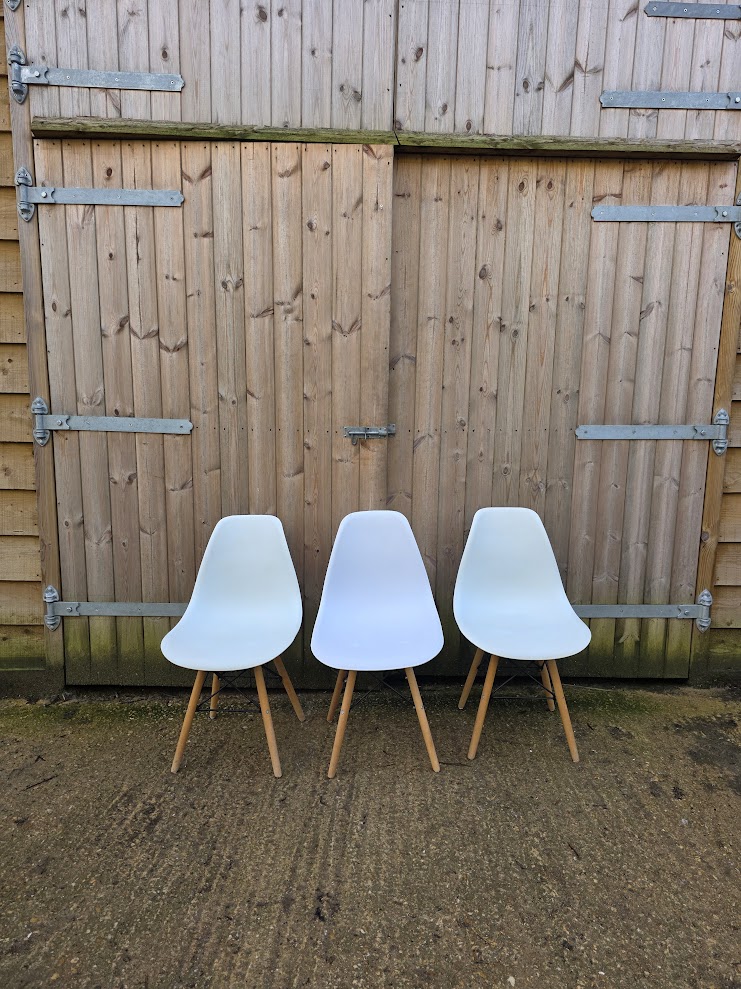 Set of 3 plastic dining chairs
