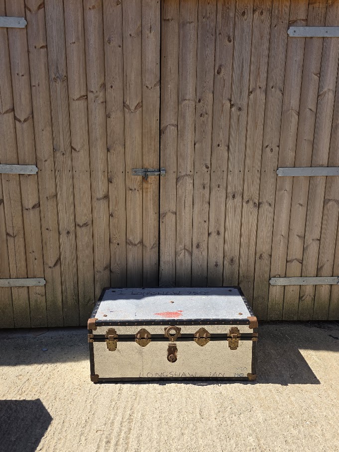 Lightweight silver trunk