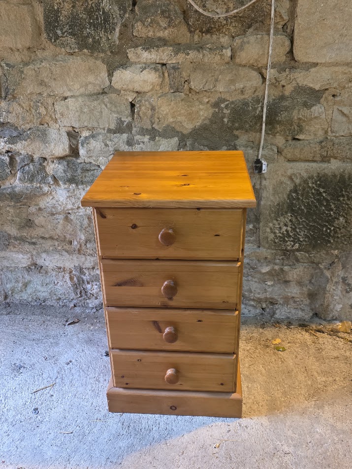 Pine 4 drawer chest
